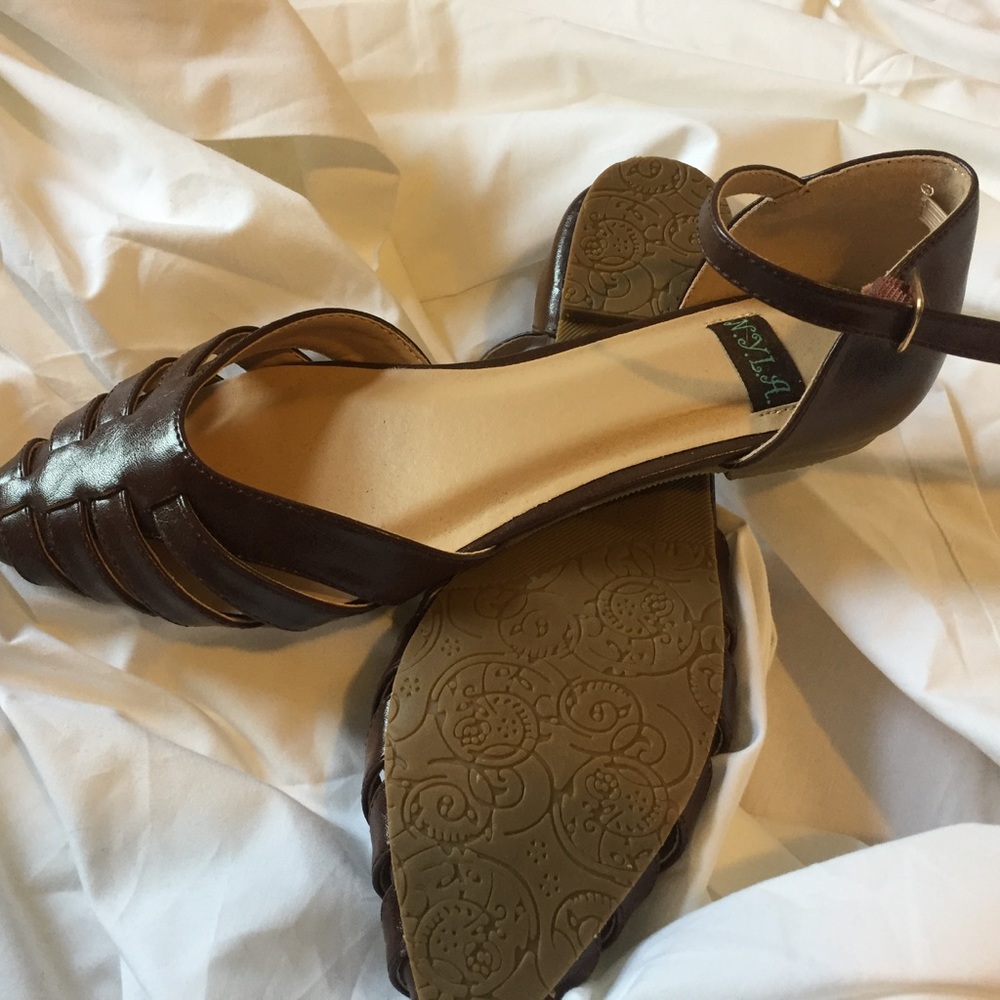 NWOT Modcloth Vegan Leather d'Orsay Flat Sandals